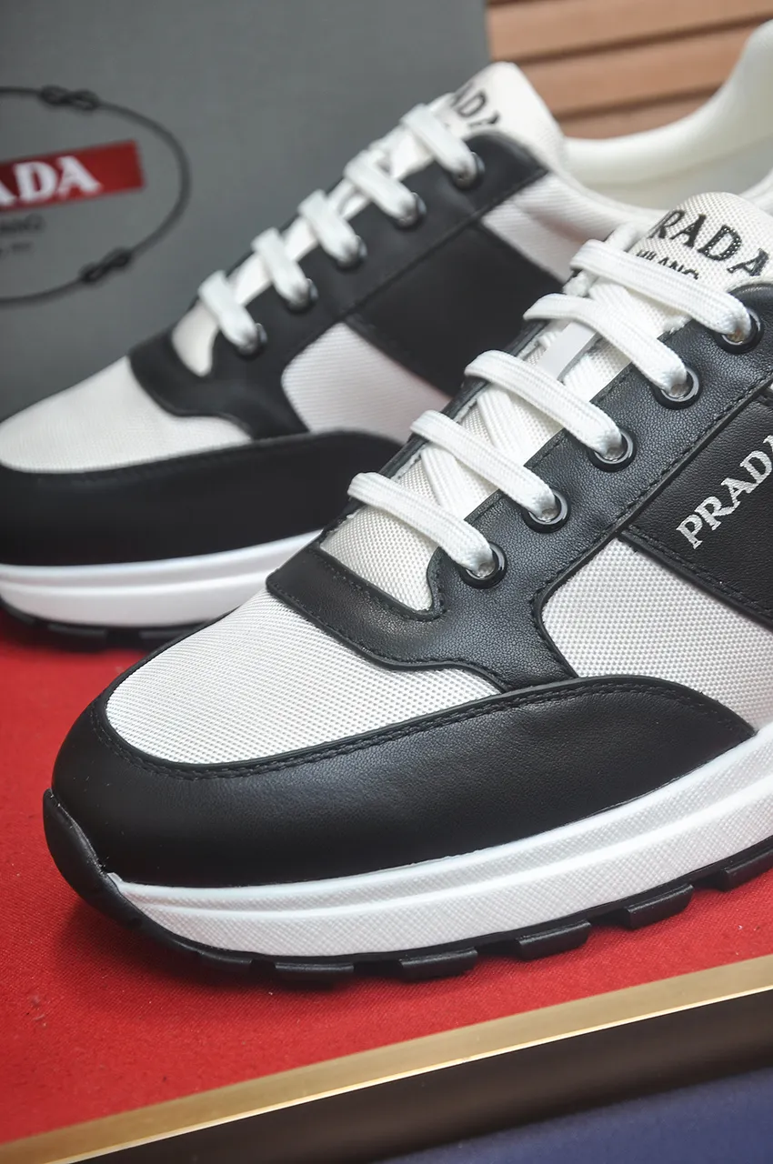 Men's shoes 💰580💶 [PRADA] Top original items, new seasonal styles, high-quality original items, top-grade high-mercerized cowhide combined with original breathable fabric + imported glue, imported stretch fabric inside with original cowhide feet, original thick outsole! Quality guaranteed! Code 38-45 (45 customized)